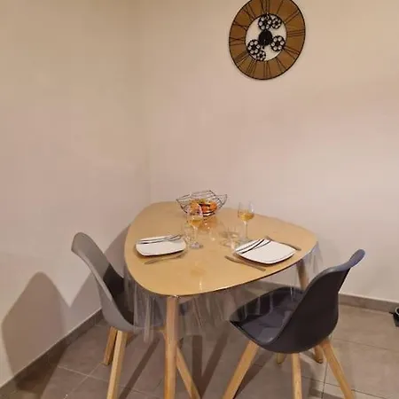 Apartment Le Grand Large T2 Climatise A 200 M Plage, Parking